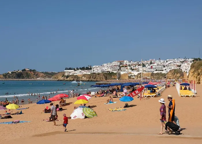 Lotus Villa, 阿尔布费拉