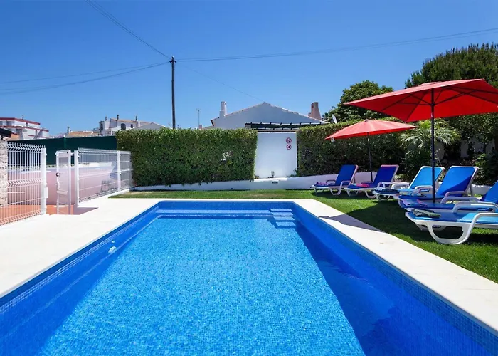 Lotus Villa, Αλμπουφέιρα