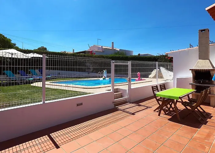 Lotus Villa, Αλμπουφέιρα