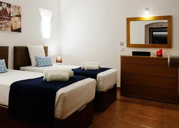 Lotus Villa, Αλμπουφέιρα