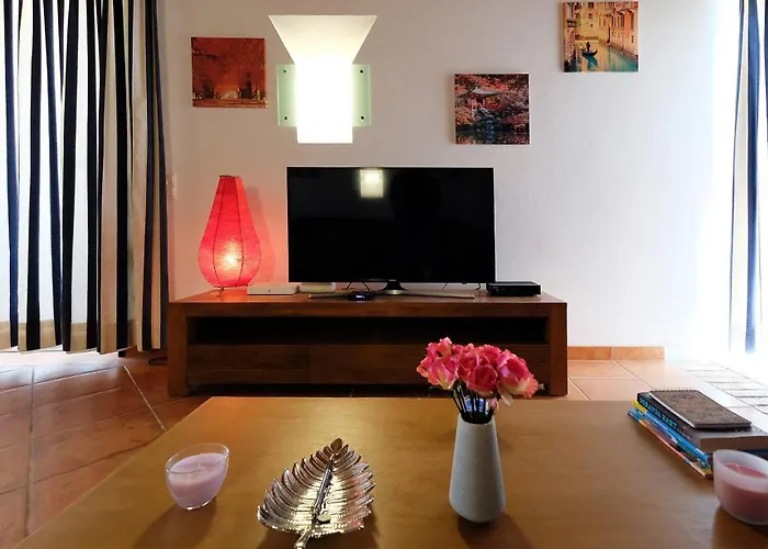 וילה Lotus Villa, אלבופיירה